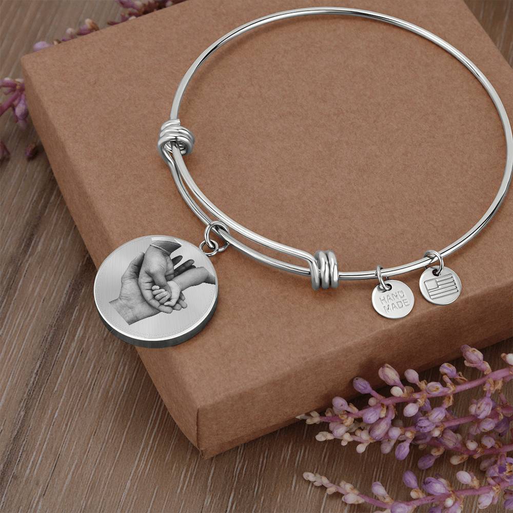 Family Bond - Luxury Circle Bangle